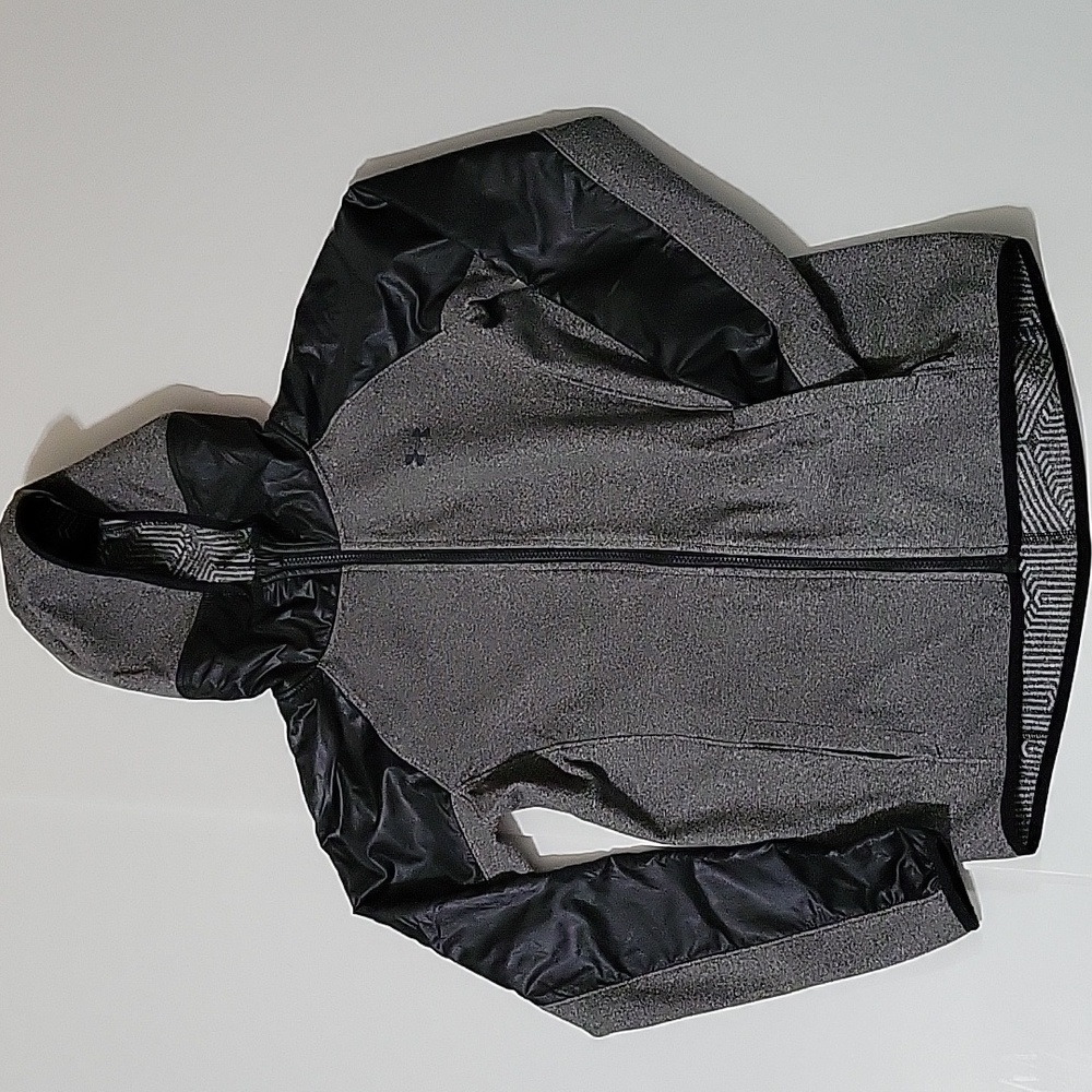 Under Armour Women's Swacket In Size S